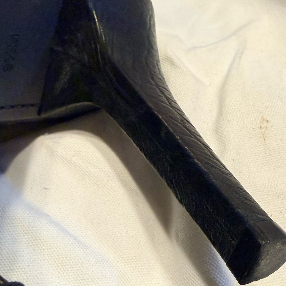 ELIZABETH & JAMES PEBBLED LEATHER HEELED BOOTIES, BLACK, SIZE 9.5 - Picture 9 of 16